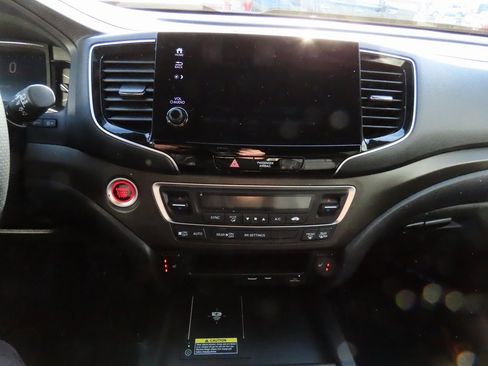 Used 2024 Honda Passport TrailSport image 25