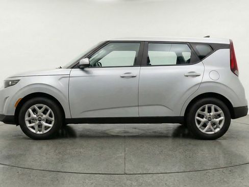 Used 2025 Kia Soul LX w/ LX Technology Package FWD image 4