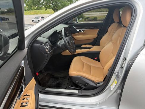Used 2018 Volvo S90 T5 Momentum w/ Convenience Package AWD/4WD image 6