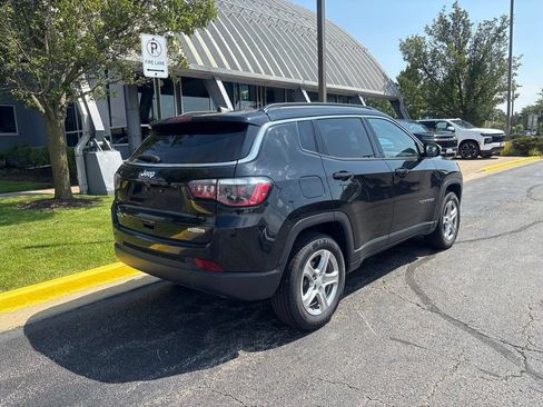 Used 2024 Jeep Compass Latitude AWD/4WD image 3