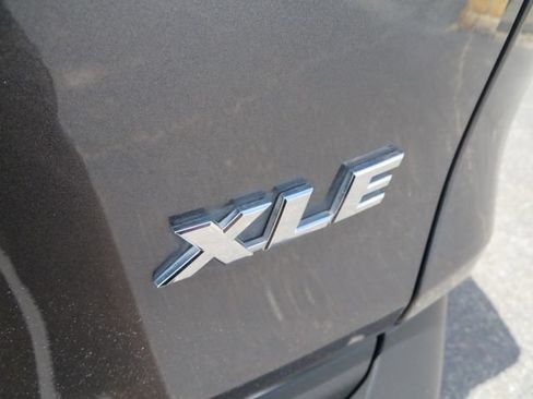Used 2022 Toyota RAV4 XLE Premium FWD image 11