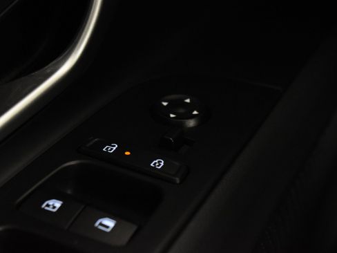 Used 2025 Hyundai Elantra SEL image 44