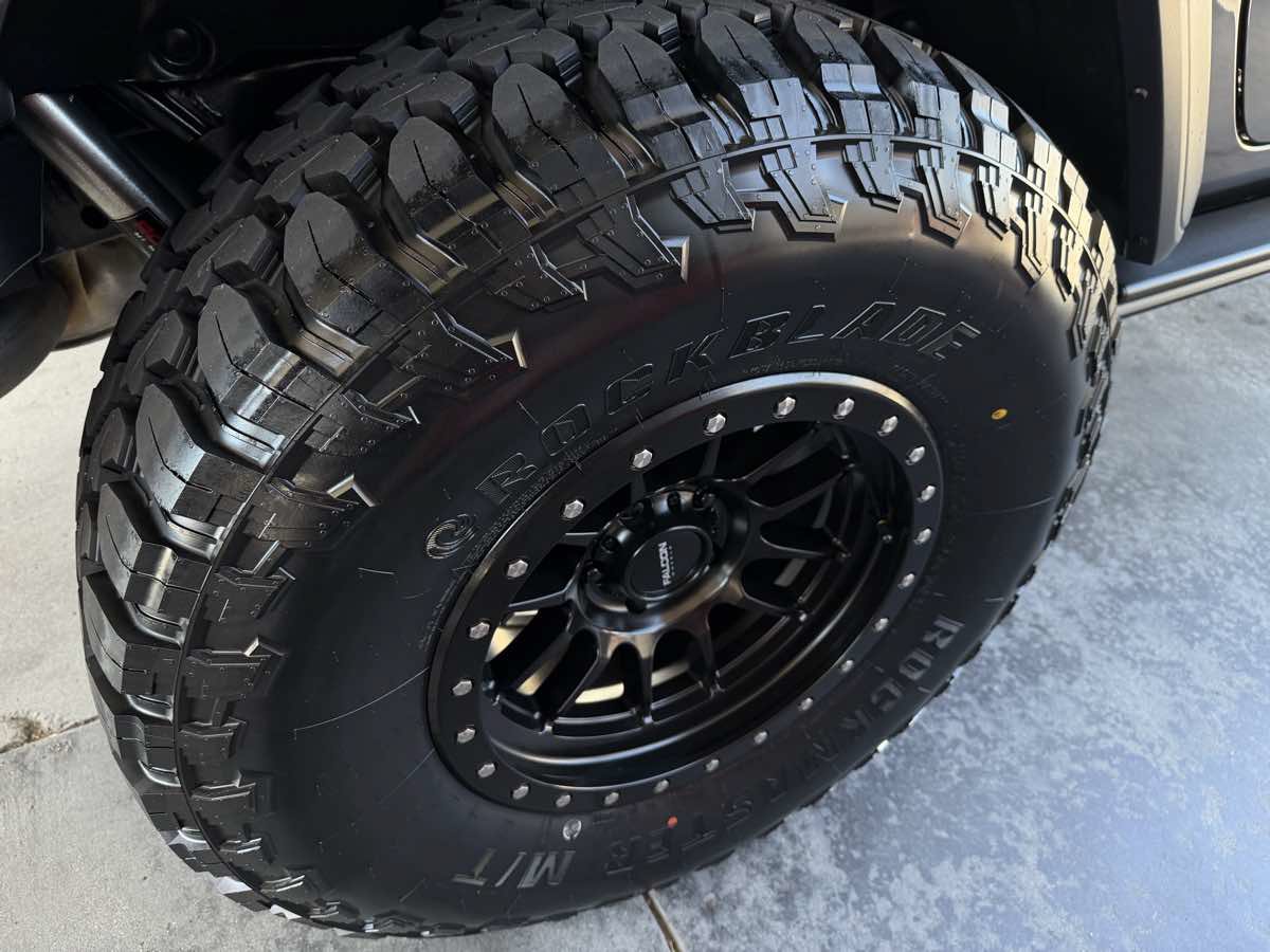 Used 2024 Jeep Wrangler Sport AWD/4WD image 29
