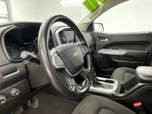 Used 2021 Chevrolet Colorado LT AWD/4WD image 16