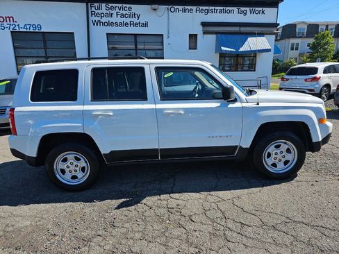 Used 2014 Jeep Patriot Sport w/ Power Value Group image 4