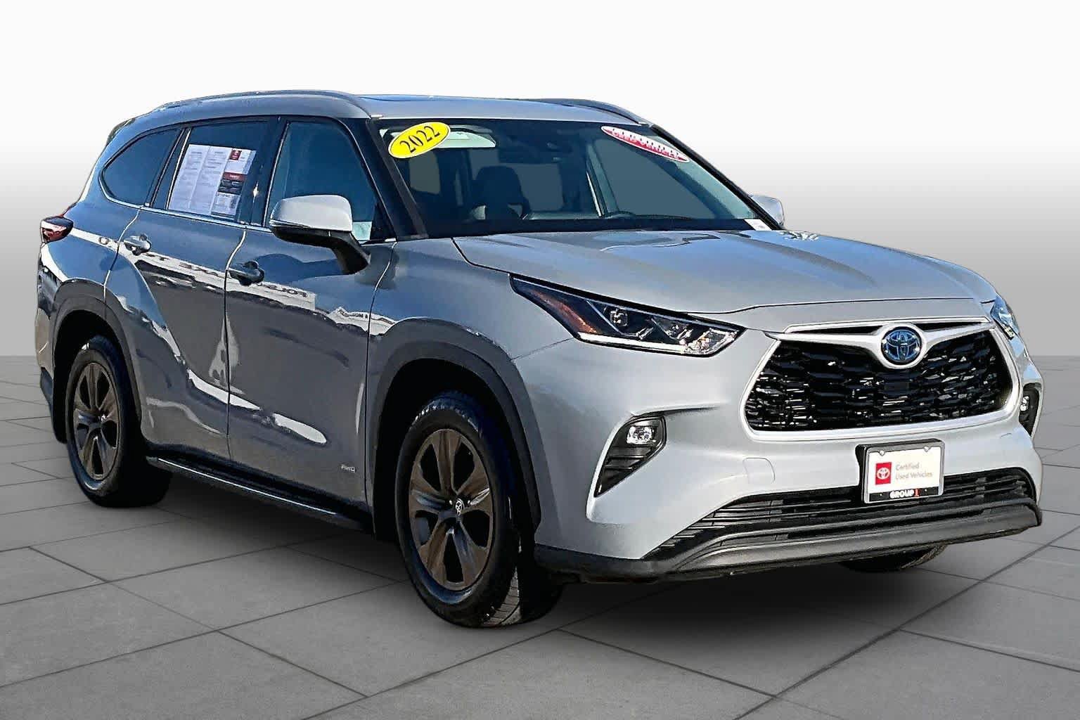 Certified 2022 Toyota Highlander Bronze Edition AWD/4WD image 2