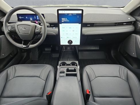 Certified 2025 Ford Mustang Mach-E Premium image 9