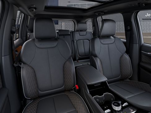 New 2026 Jeep Grand Cherokee Summit w/ Obsidian Package AWD/4WD image 23
