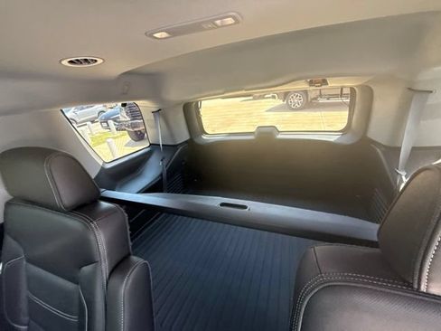 Used 2017 GMC Yukon Denali AWD/4WD image 10