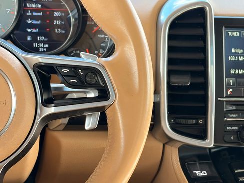 Used 2015 Porsche Cayenne S image 31