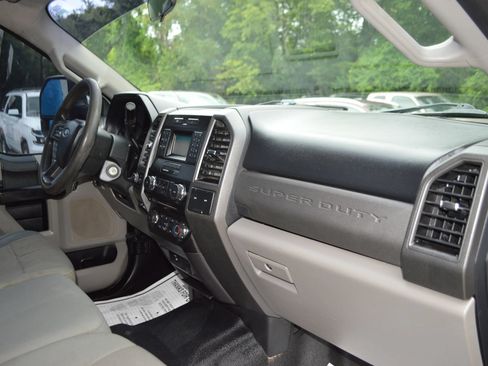 Used 2018 Ford F250 XL w/ Power Equipment Group AWD/4WD image 24