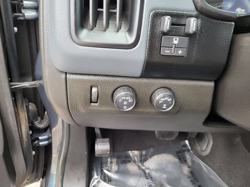 Used 2019 Chevrolet Colorado Z71 AWD/4WD image 13