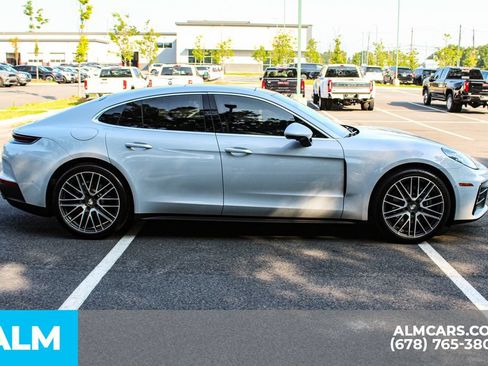 Used 2024 Porsche Panamera 4 w/ Premium Package AWD/4WD image 9