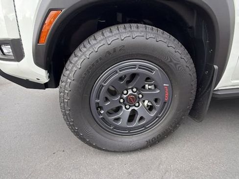 Used 2025 Nissan Frontier PRO-4X w/ Pro Premium Package AWD/4WD image 10
