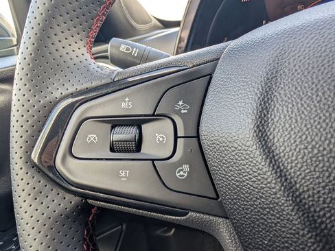 Used 2025 Chevrolet Trax RS w/ Driver Confidence Package image 14