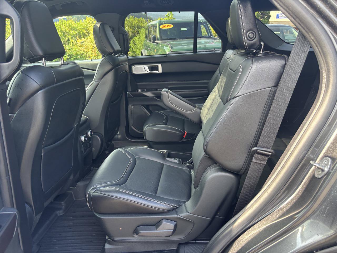 Used 2020 Ford Explorer ST w/ ST High-Performance Pack AWD/4WD image 11