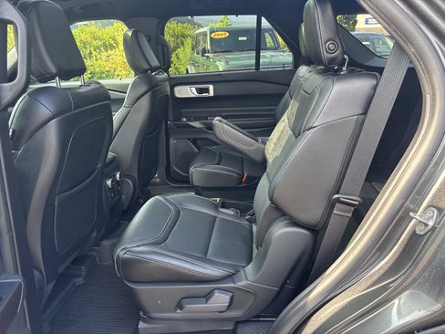Used 2020 Ford Explorer ST w/ ST High-Performance Pack AWD/4WD image 11