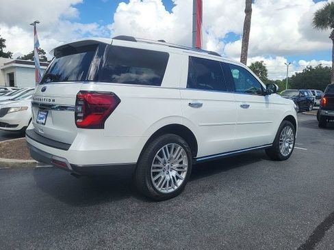 Used 2024 Ford Expedition Limited AWD/4WD image 2