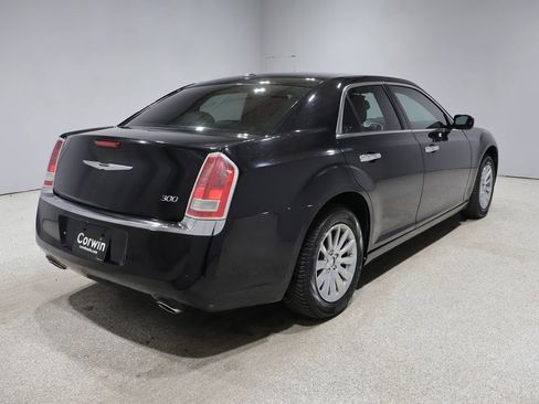 Used 2013 Chrysler 300 RWD image 2