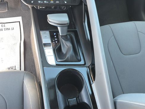 Used 2023 Hyundai Elantra SEL w/ Convenience Package FWD image 17