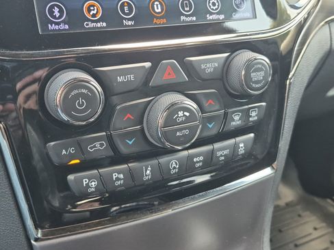 Used 2020 Jeep Grand Cherokee Limited X AWD/4WD image 18