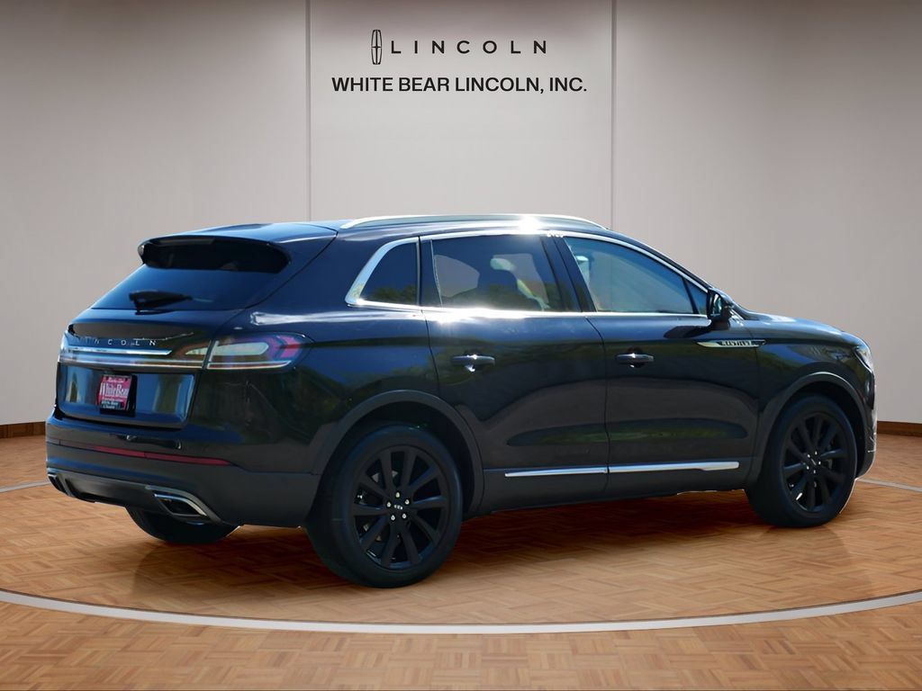Used 2023 Lincoln Nautilus Reserve w/ Equipment Group 201A FWD image 5