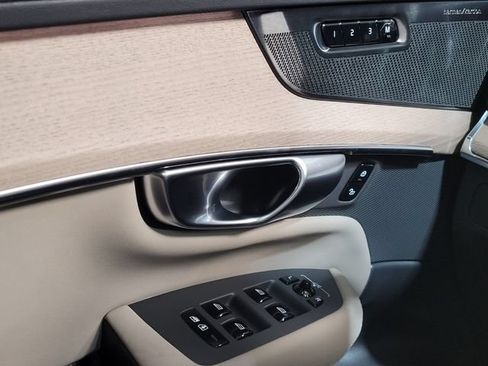 New 2026 Volvo XC90 B6 Plus w/ Protection Package Premier AWD/4WD image 26