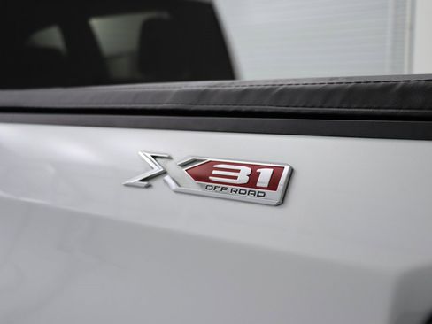 Used 2020 GMC Sierra 1500 SLE w/ SLE Value Package image 35