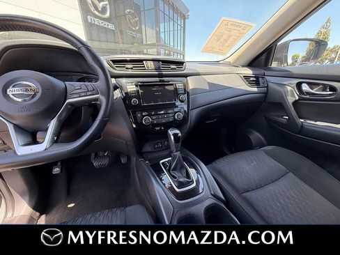 Used 2018 Nissan Rogue SV AWD/4WD image 24