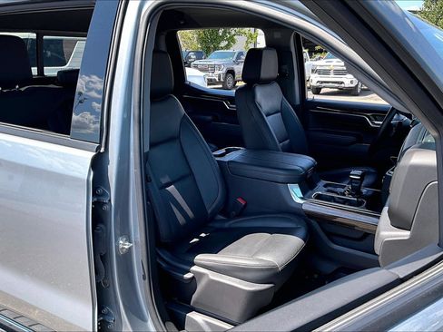 Used 2024 GMC Sierra 1500 Elevation w/ Elevation Premium Package AWD/4WD image 7
