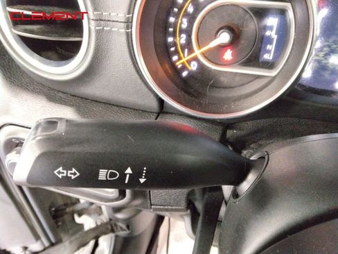 Used 2019 Jeep Wrangler Unlimited Sahara image 14