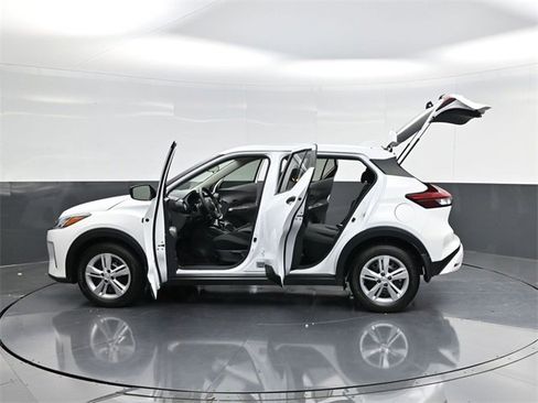 Used 2025 Nissan Kicks Play S image 43