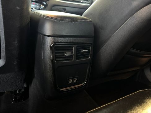 Used 2019 Chrysler 300 S RWD image 23