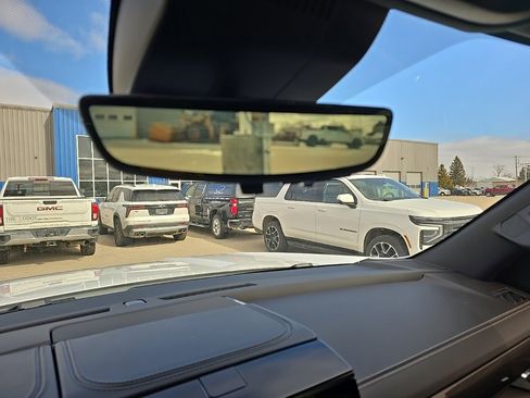 Used 2025 GMC Yukon Elevation image 21