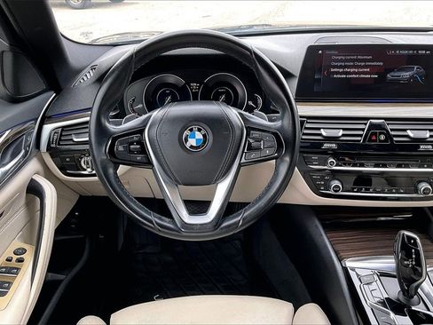 Used 2018 BMW 530e image 8