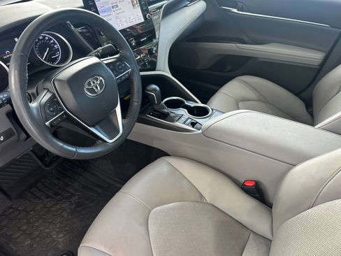 Used 2024 Toyota Camry XLE AWD/4WD image 11