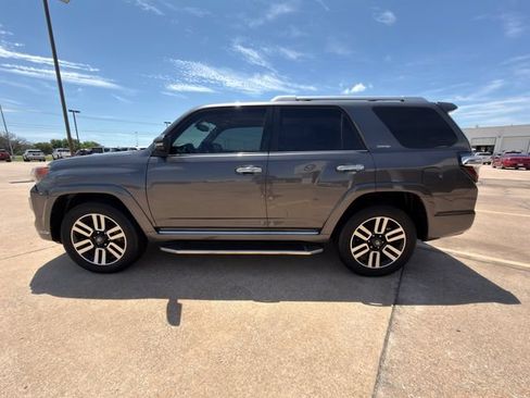 Used 2018 Toyota 4Runner Limited AWD/4WD image 9