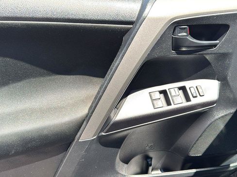 Used 2018 Toyota RAV4 LE w/ Carpet Mat Package FWD image 13