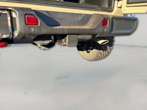 Used 2022 Jeep Wrangler Unlimited Rubicon w/ LED Lighting Group image 23