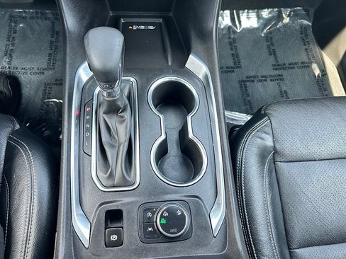 Used 2023 Chevrolet Traverse LT w/ Rear Camera Mirror Package AWD/4WD image 27