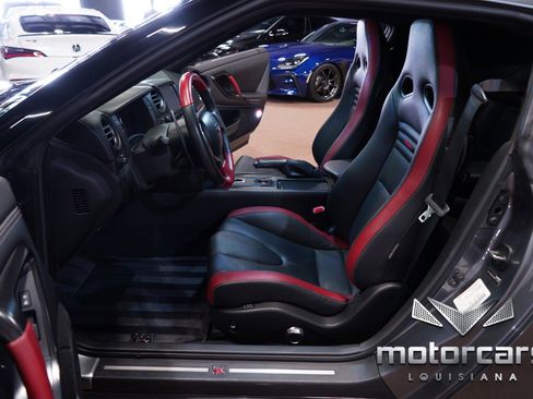 Used 2014 Nissan GT-R Black Edition image 30