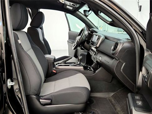 Certified 2023 Toyota Tacoma TRD Off-Road image 16