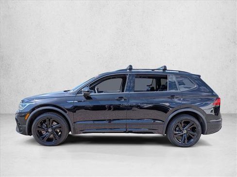 Used 2023 Volkswagen Tiguan SE R-Line image 9