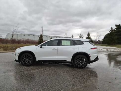 Used 2025 Toyota Crown Signia w/ Advanced Technology Package image 8