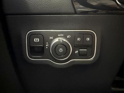 Used 2025 Mercedes-Benz GLA 250 image 21