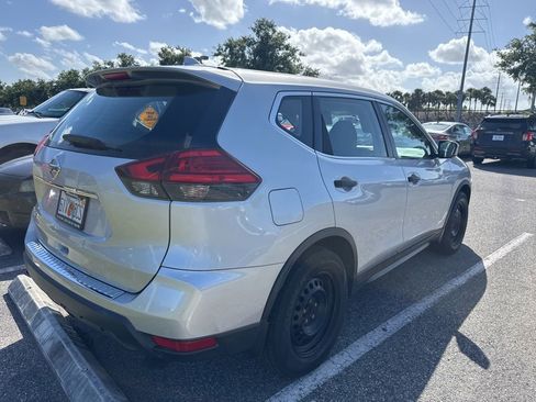 Used 2017 Nissan Rogue S image 7