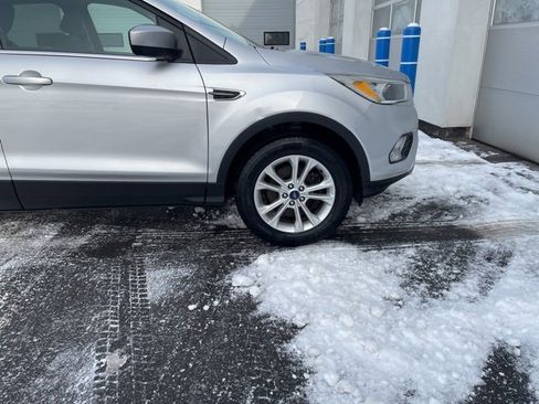 Used 2018 Ford Escape SE w/ SE Sync 3 Package image 10