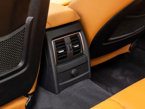 Used 2019 BMW 330i Gran Turismo xDrive image 16