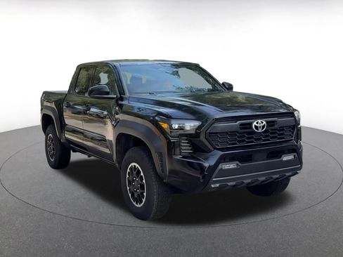 Used 2025 Toyota Tacoma TRD Off-Road image 3