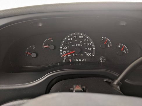 Used 2002 Ford E-450 and Econoline 450 RWD image 3